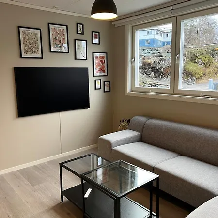 - Home, Close To Airport And The Μπέργκεν