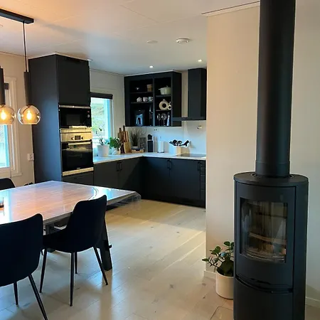 Βίλα - Home, Close To Airport And The Μπέργκεν