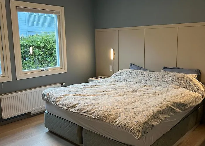 - Home, Close To Airport And The Villa