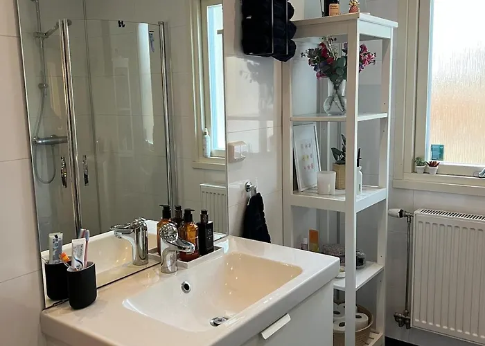 - Home, Close To Airport And The فيلة